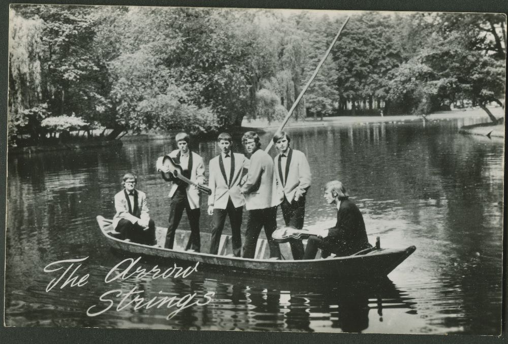 the Arrow Strings #0002 - with AUTOGRAPHS (image for) the Arrow Strings #0002 - with AUTOGRAPHS